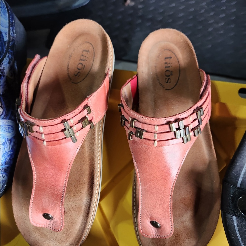 Taos Footwear Pink Sandals with Comfort Footbed